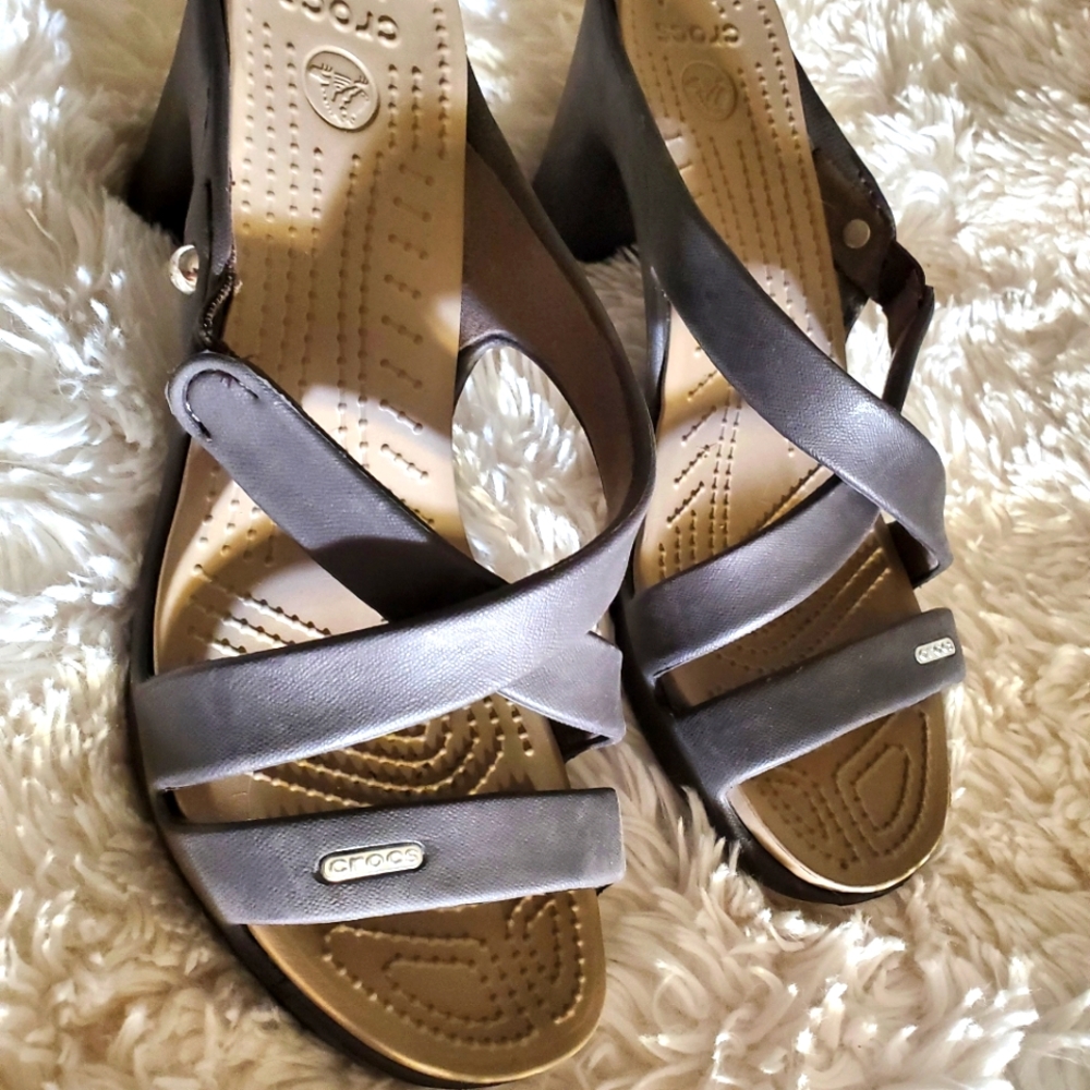 Croc heal sandels size 9